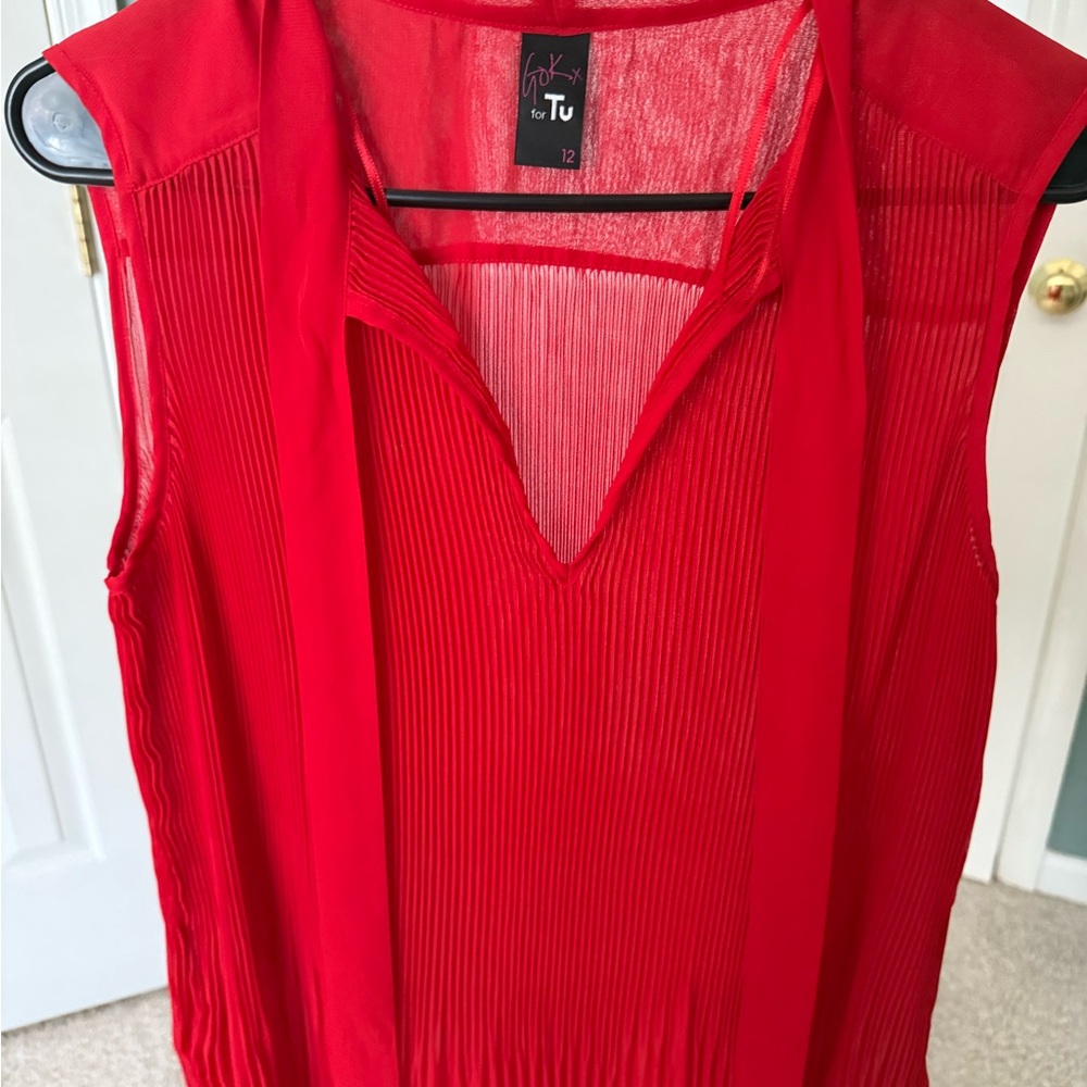 Women's Red Sleeveless Top